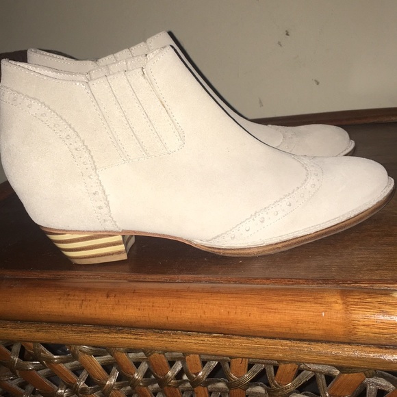 80%20 New 7.5 booties, light cream/beige color - Picture 2 of 8